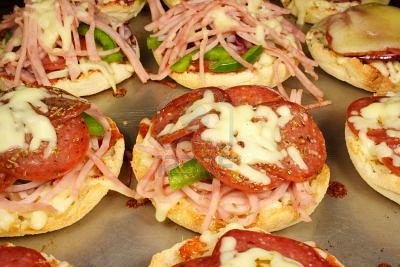443097-mini-pizza