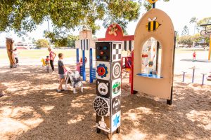Bulimba Memorial Park playground play high contrast column