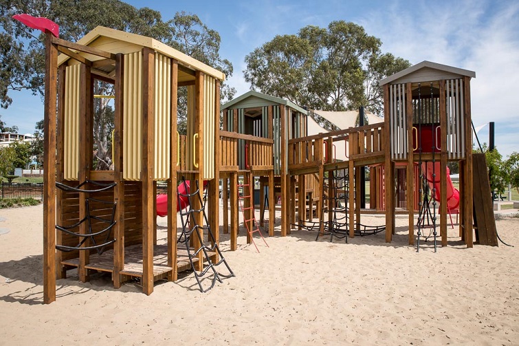 Lota Park at Lota | Fig Tree Point Park by the bayside - Brisbane Kids