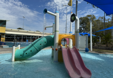 Colmslie Aquatic Centre water play small slide.
