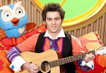 giggle and hoot