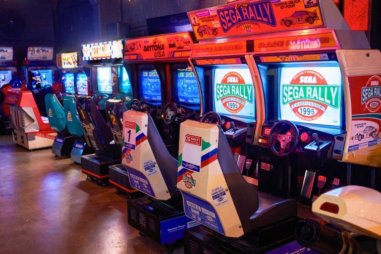 1UP Arcade retro arcade driving games.