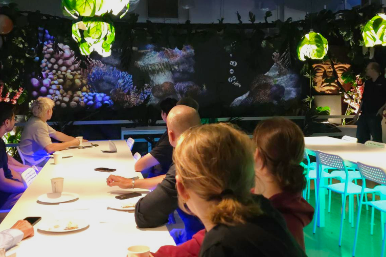 Hologram Zoo Cannon Hill birthday party screen.