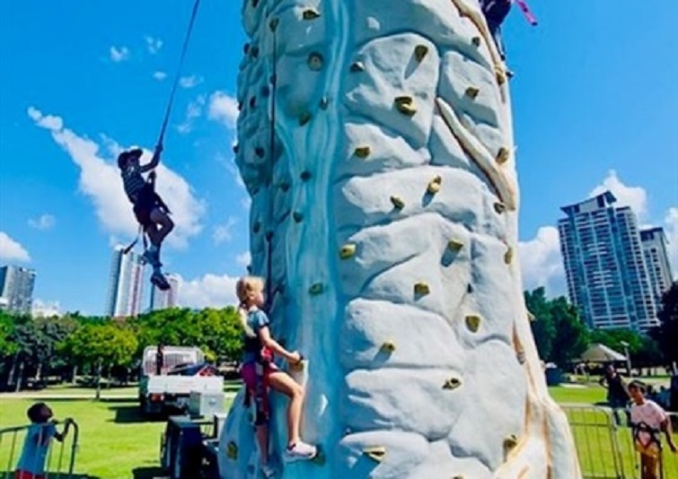 Rock Wall – Broadwater Parklands
