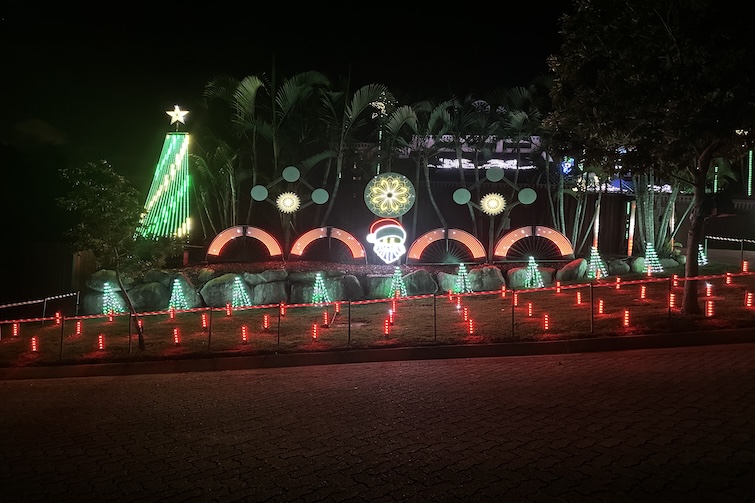 2025 Christmas light display at 4 Burwick Close, Middle Park.