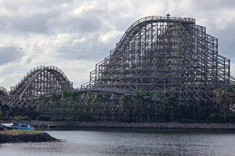 Leviathan roller coaster at Sea World.