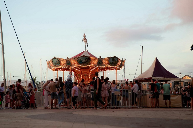 Free Christmas Carousel at Raby Bay Harbour Park
