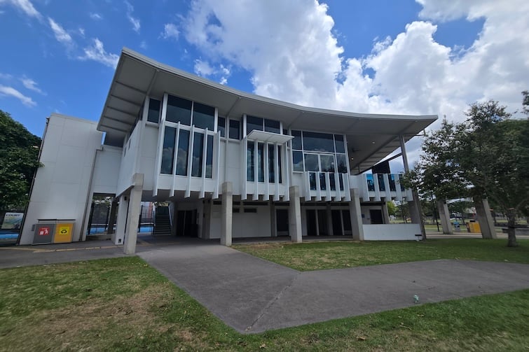 Club house and toilets at Frew Park.