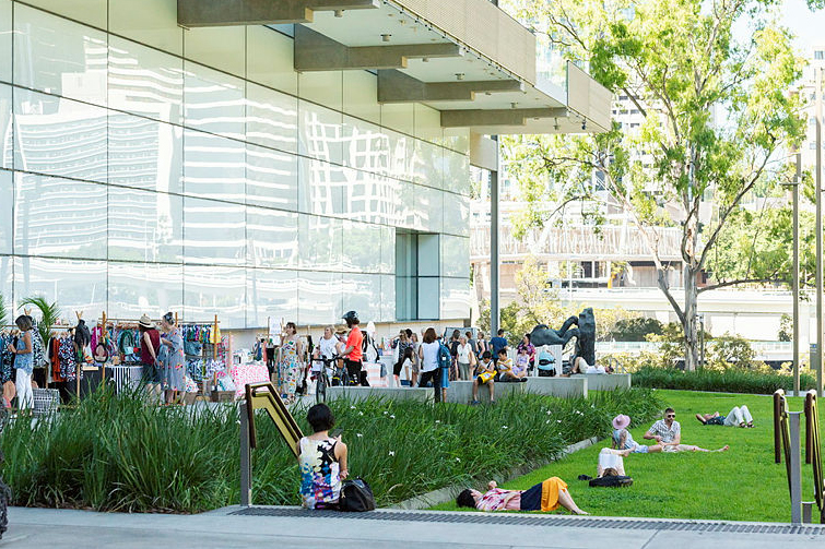 QAGOMA Christmas Design Market