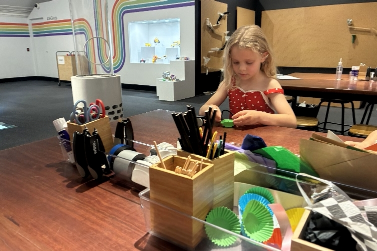 craft activities at ipswich art gallery