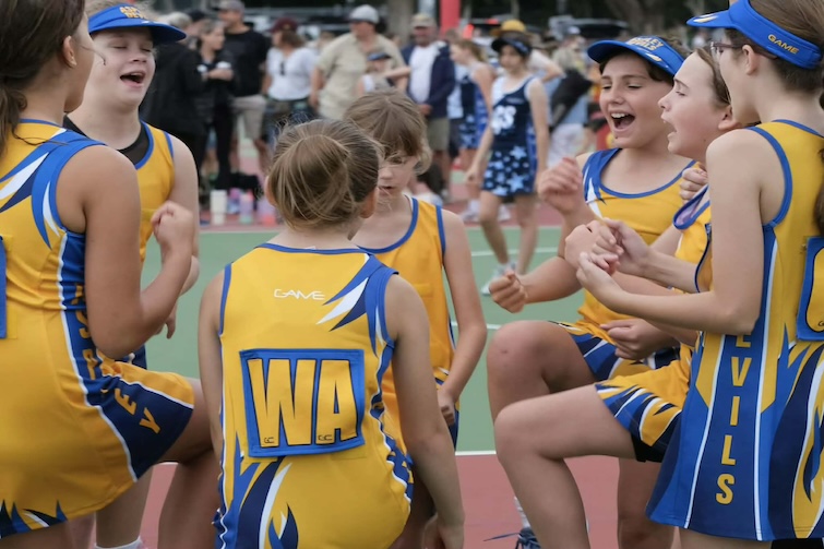 Aspley Devils Netball Club players.