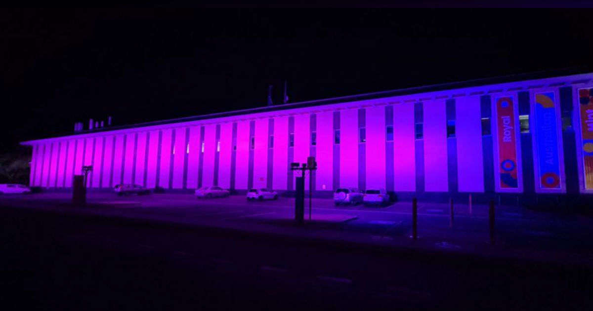 Landmarks light up purple for IBD | World IBD Day