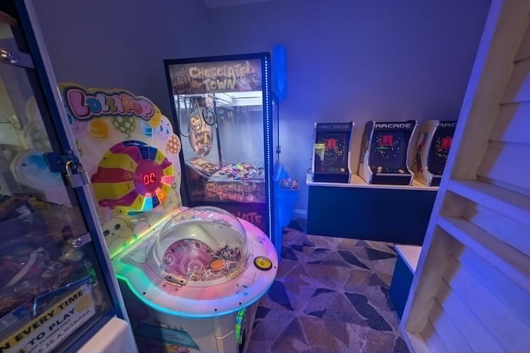 Arcade games at The Full Moon Hotel, Sandgate.
