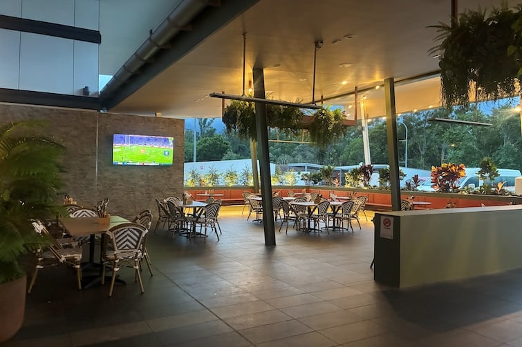 Outdoor seating area at Bellbowrie Tavern.