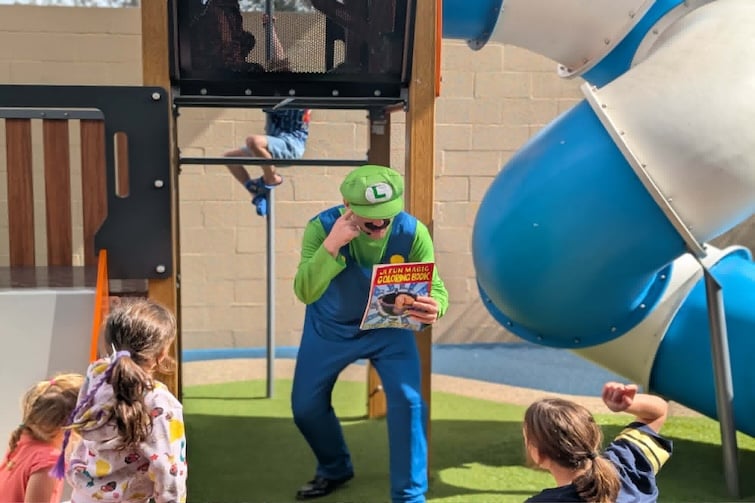 Kids entertainer at Brighton Hotel.