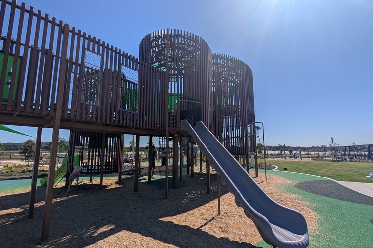 climbing frame sunshine coast playgroudn boab oasis nirimba