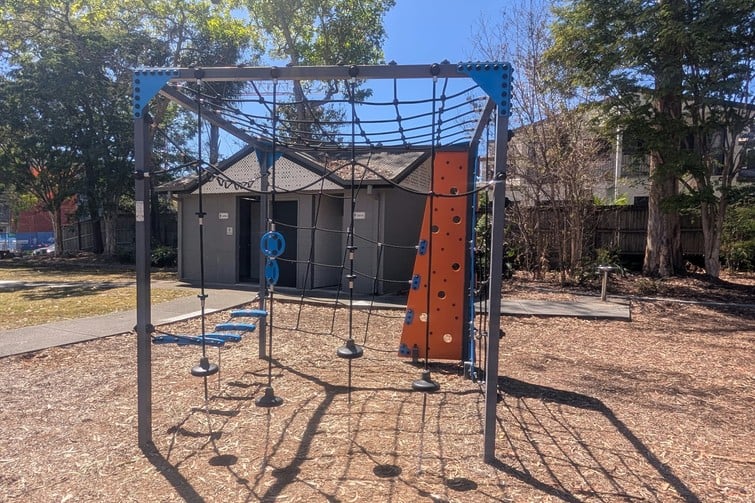 net structure lions park